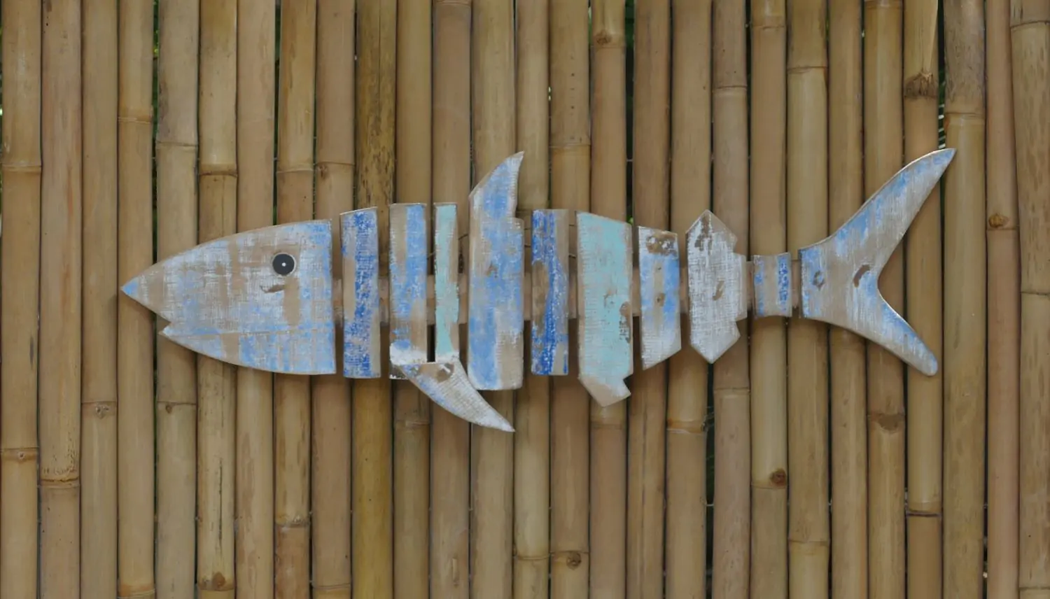  Product image 2 of the product “Fish shape to hang, made of wood, mixed color. 100cm Length. ”